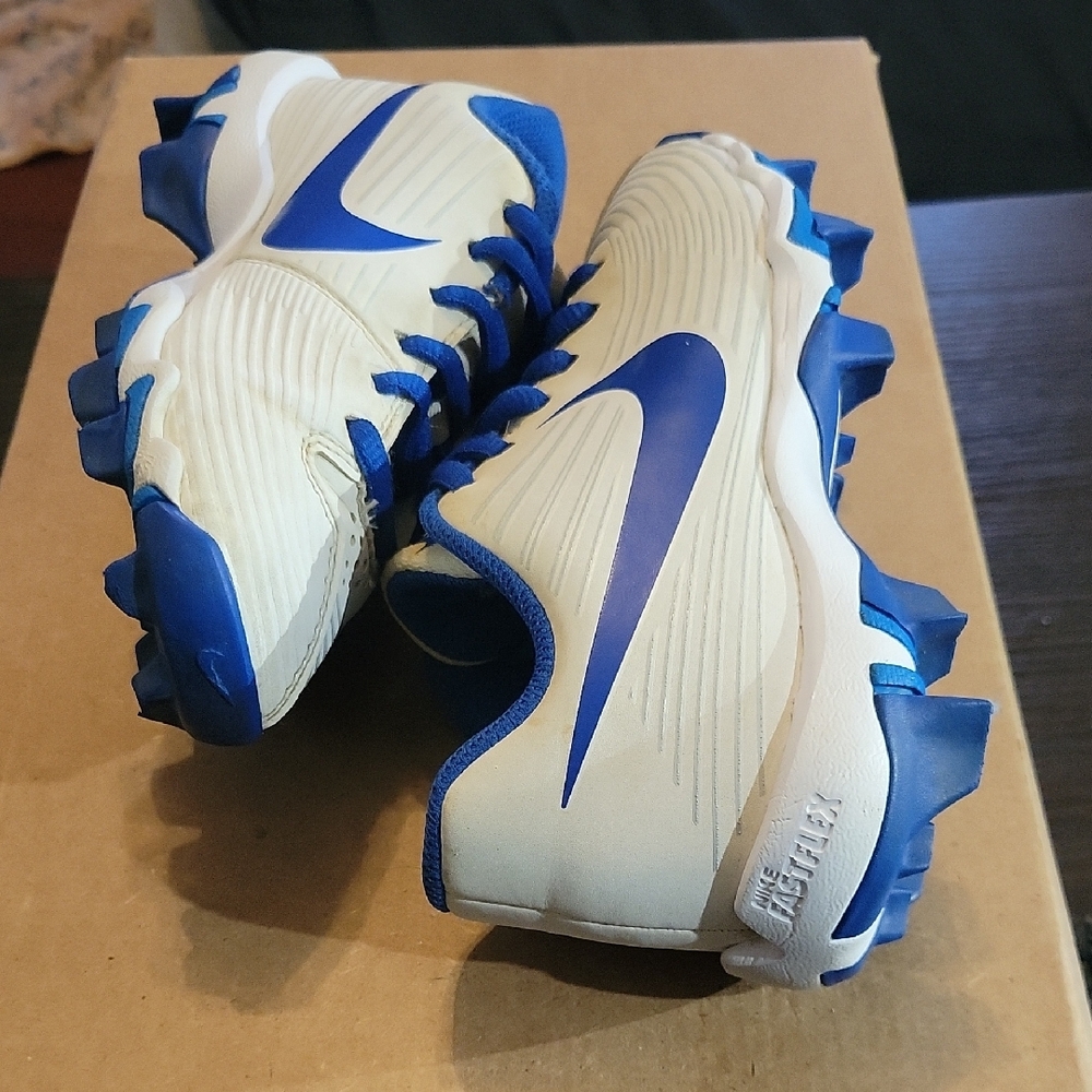 Nike Hyperdiamond 3 White and Blue Kids Cleats (2020) 12c EUC - Picture 8 of 10